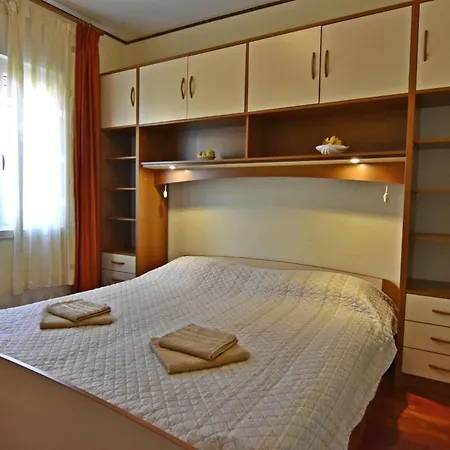 Flat Near Center And Appartement *